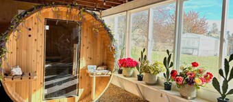 Pickle-Ball & Hot-tub & Sauna & Theater Game Room!