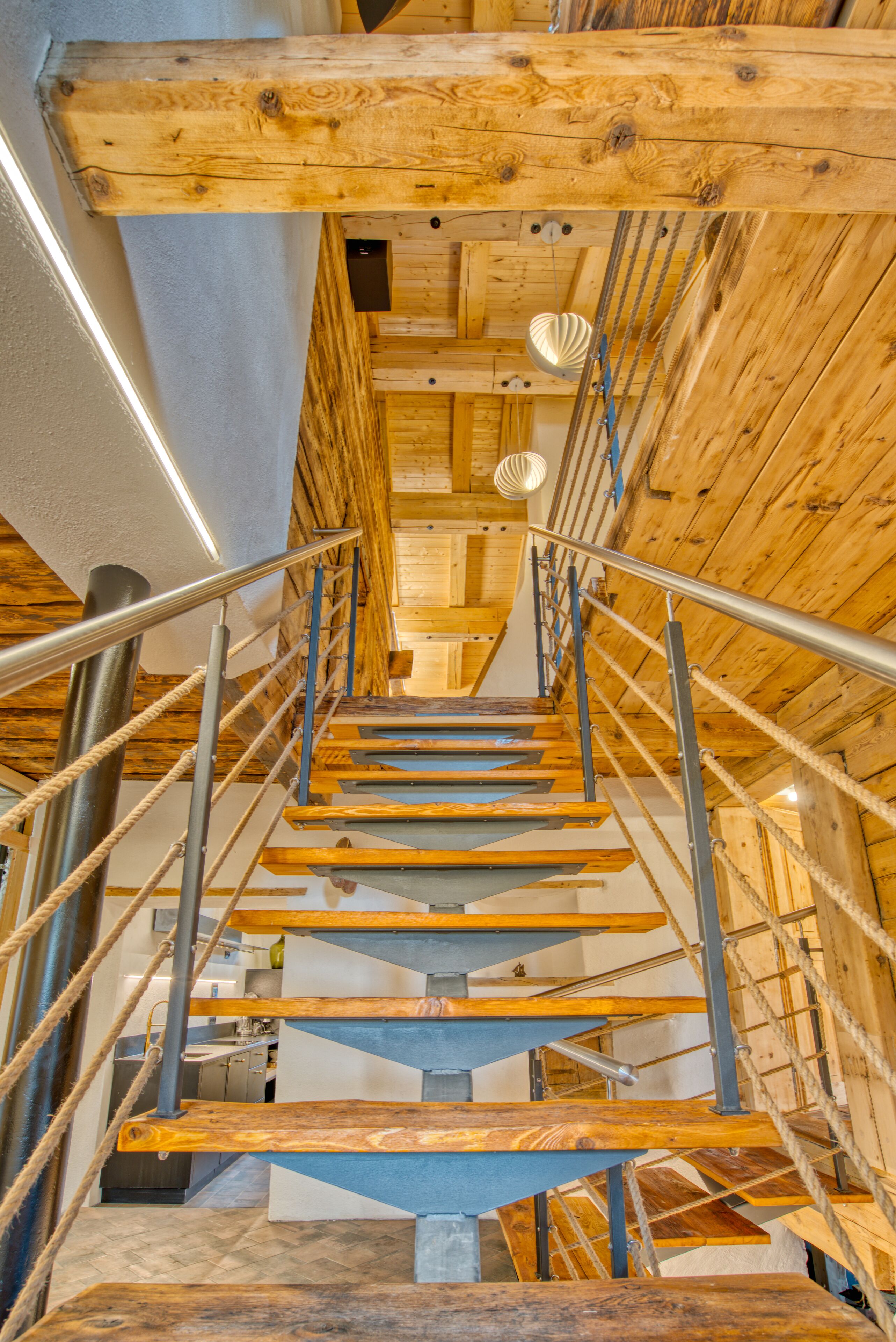 Xalet de luxe, 3 dormitoris, sauna | Sala d'estar | Televisor de pantalla plana de 50 polzades amb canals per satèl·lit 