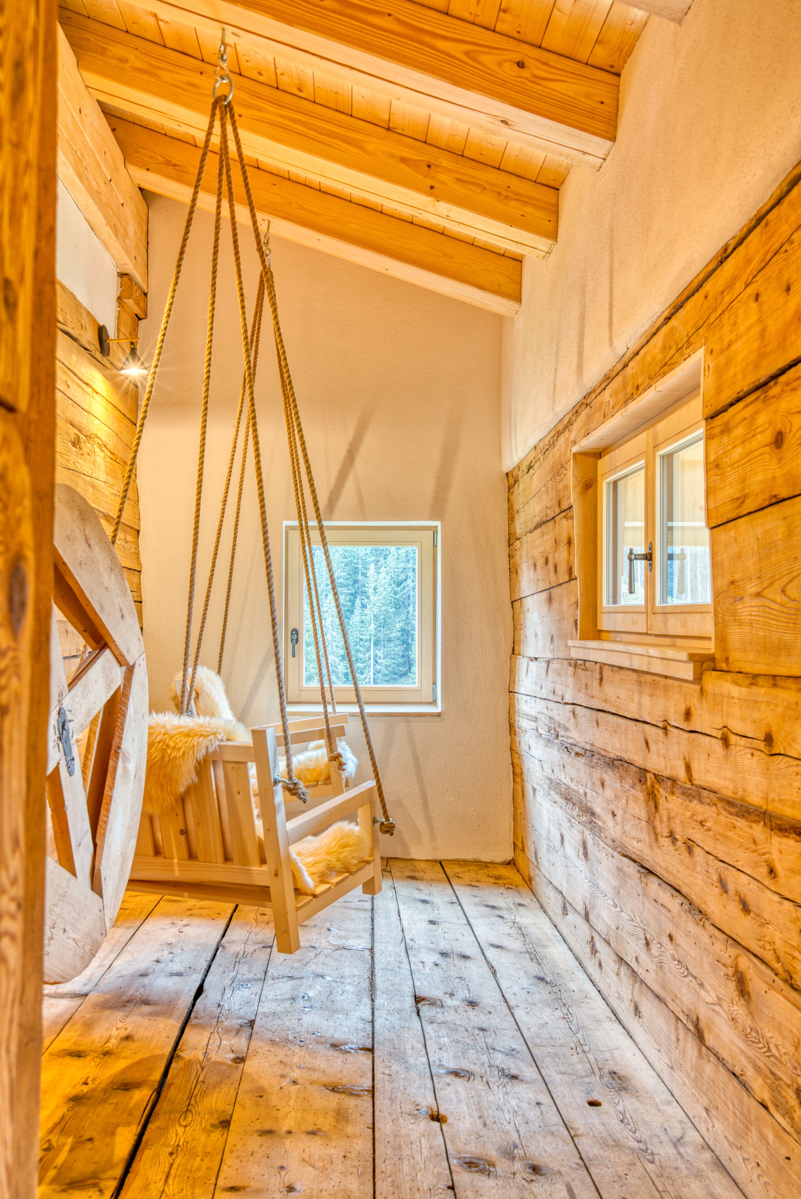 Xalet de luxe, 3 dormitoris, sauna | Sala d'estar | Televisor de pantalla plana de 50 polzades amb canals per satèl·lit 