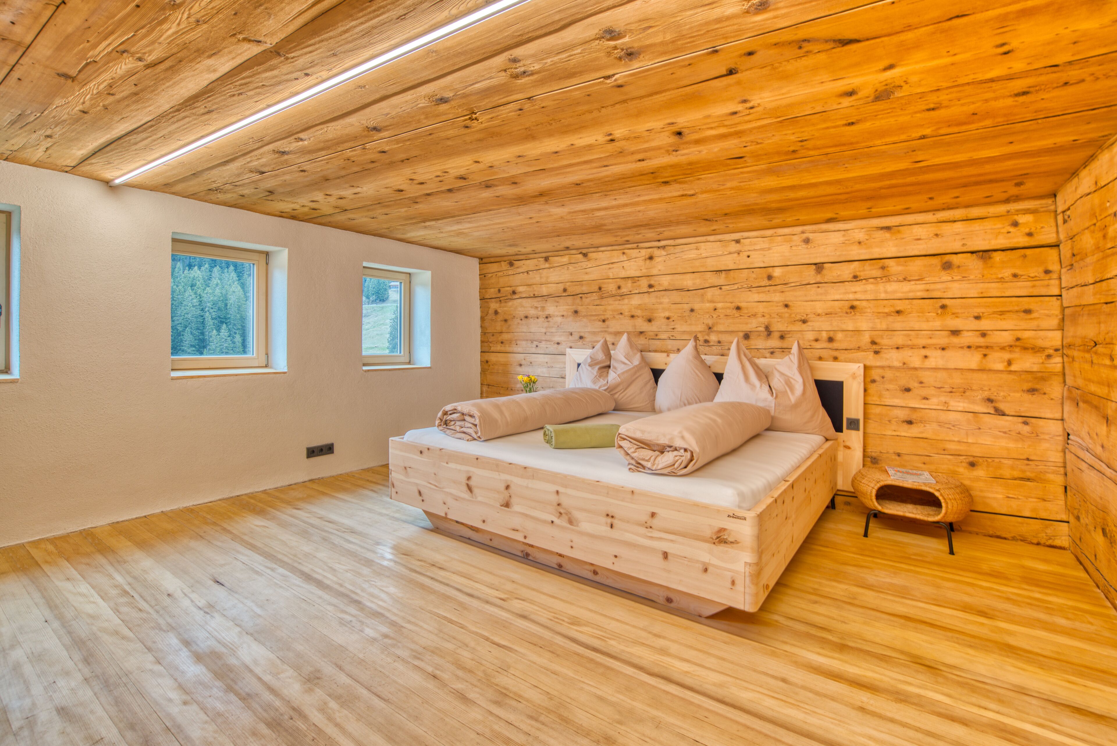 Luxury-Chalet, 3 Schlafzimmer, Sauna | 3 Schlafzimmer, kostenloses WLAN, individuell dekoriert, Bettwäsche