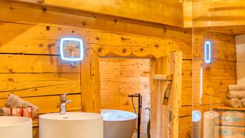 Luxury Chalet, 3 Bedrooms, Sauna | Bathroom