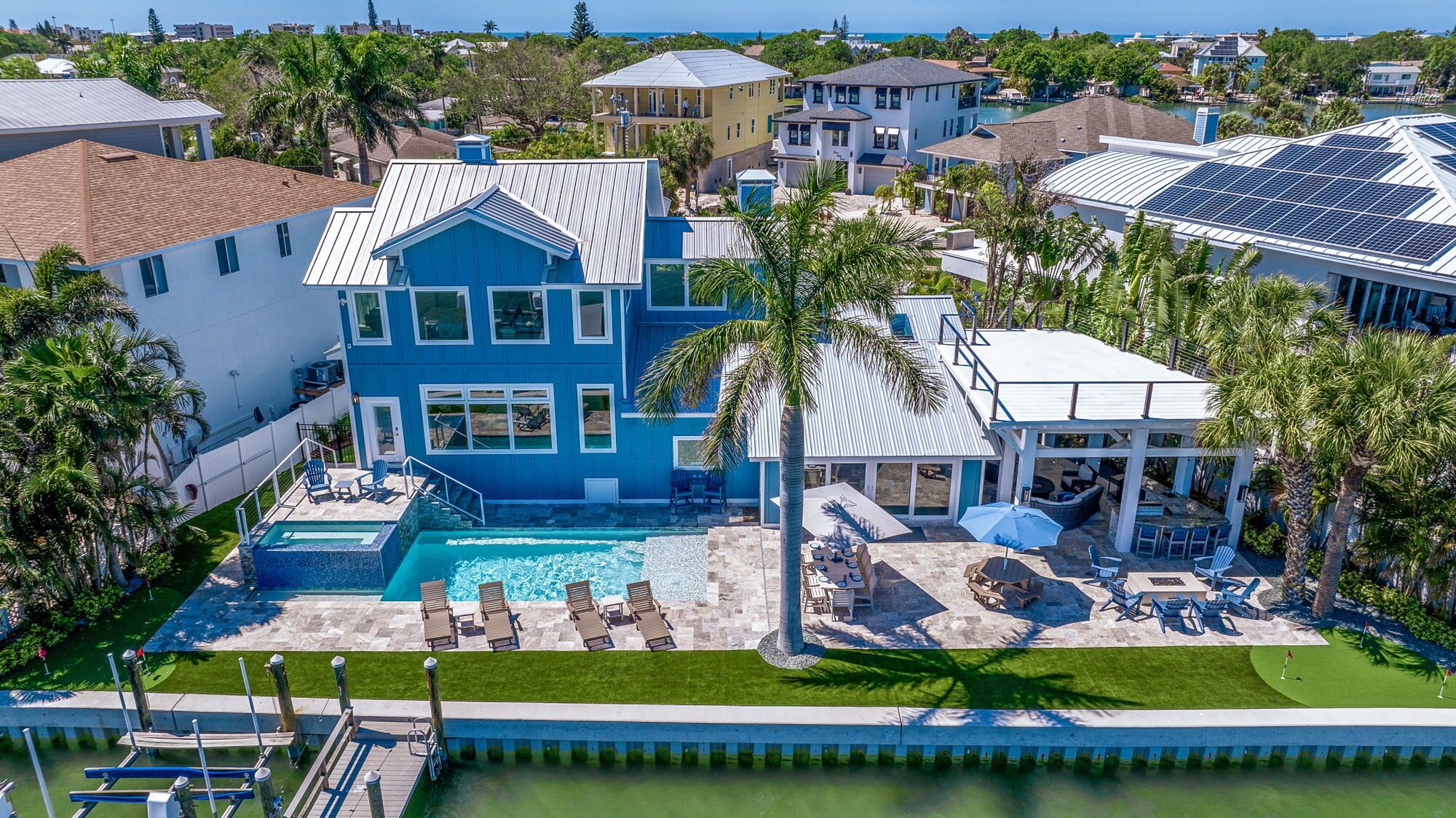Coastal Dreaming On The Water Hot tub and Heated  Pool and 6 person Golf Cart. Sleeps  14