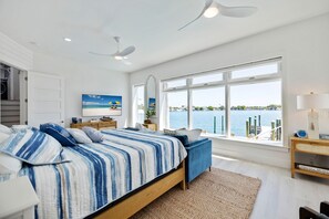 5 Schlafzimmer, Schreibtisch, Bügeleisen/Bügelbrett, kostenloses WLAN