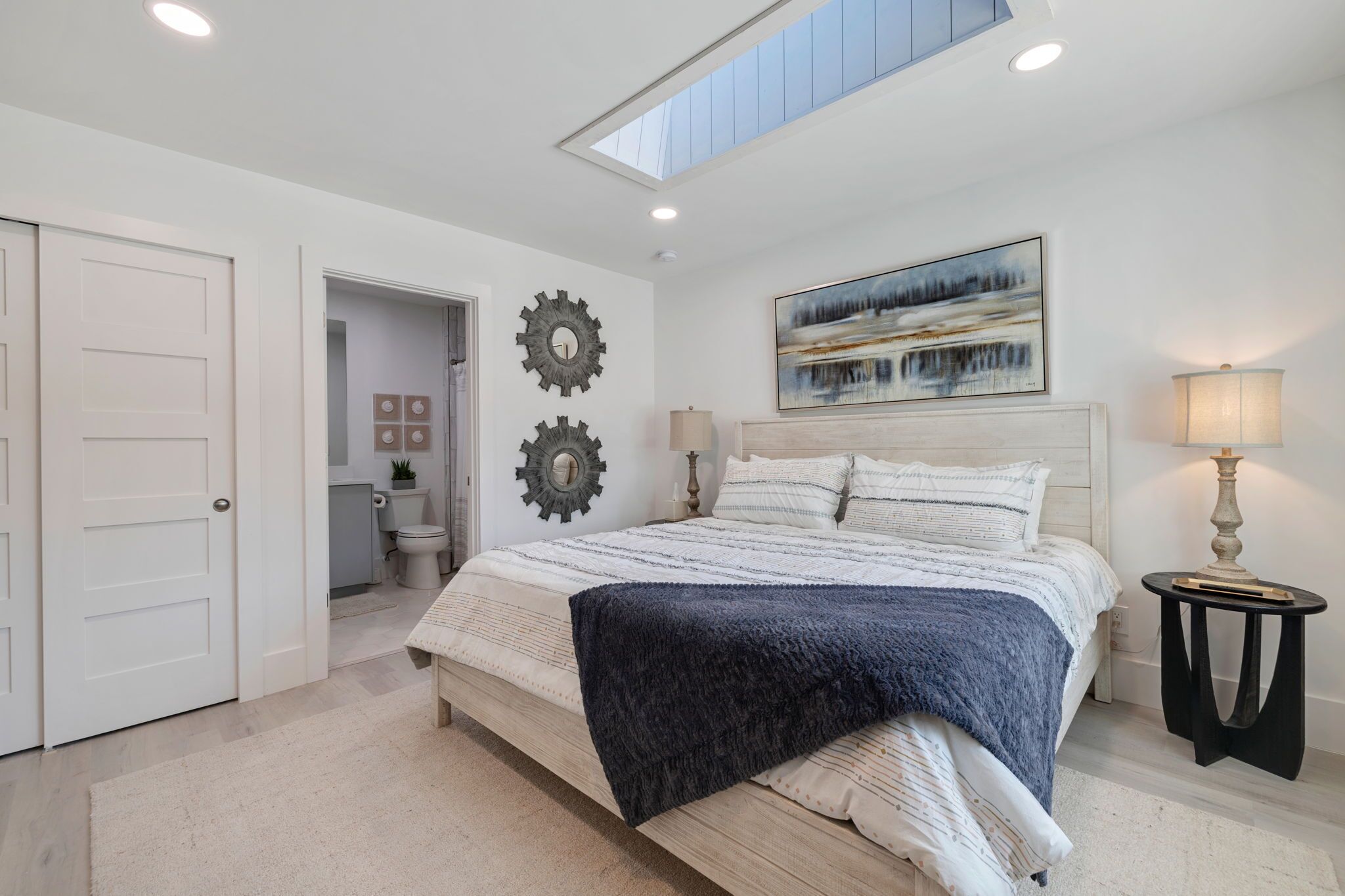 Coastal Dreaming On The Water Hot tub and Heated  Pool and 6 person Golf Cart. Sleeps  14