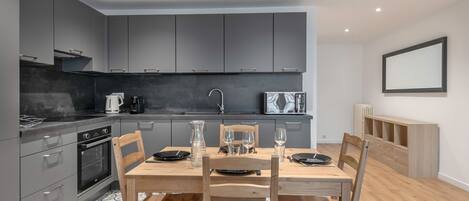 Fridge, microwave, oven, dishwasher