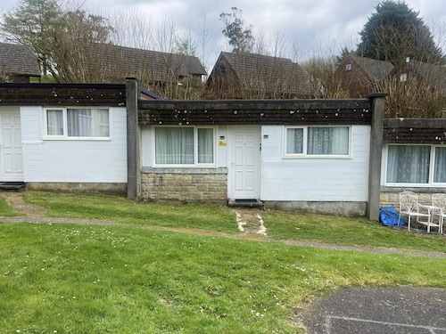 Villa Sleeps 4 With Free Parking