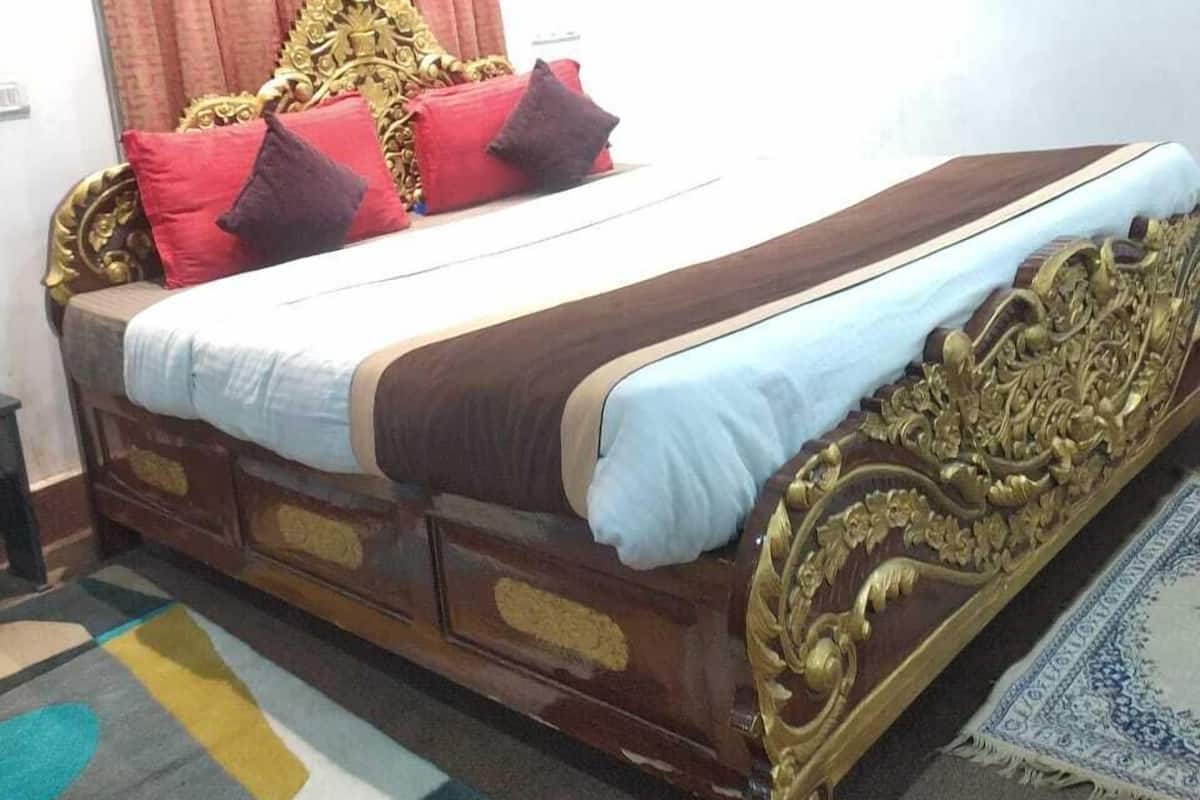 Quarto superior, para fumantes, suíte | Ferros/tábuas de passar roupa, Wi-Fi de cortesia