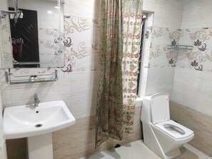 Superior Room, Smoking, Ensuite | Iron/ironing board, free WiFi - The Park Premium - Bhuabaneswar (Bhubaneshwar)