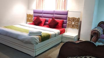 Superior Room, Smoking, Ensuite | Iron/ironing board, free WiFi
