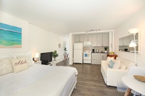 Iron/ironing board, free WiFi, bed sheets