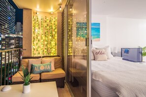 アイロン / アイロン台、WiFi (無料)、ベッドシーツ