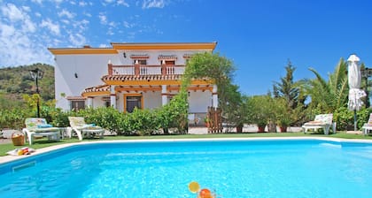 A captivating retreat with pool for an exceptional group holiday. Pet friendly.