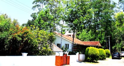 Yercaud Bungalow Stay