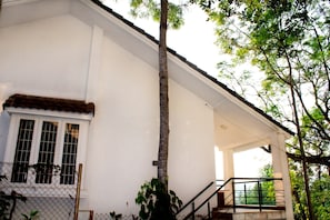 Exterior - Yercaud Bungalow Stay (Yercaud)