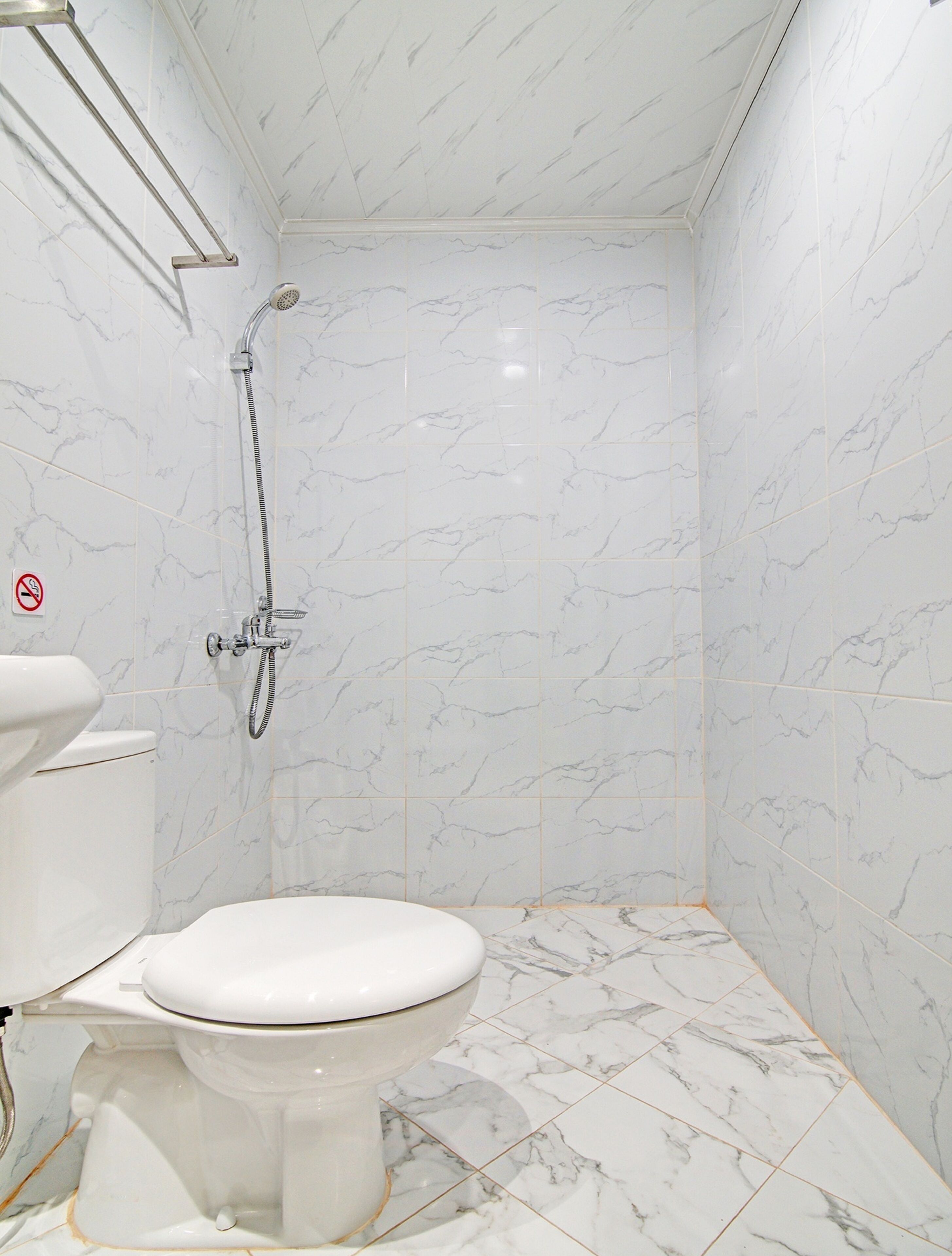 basic suite | bathroom | shower, towels, soap, shampoo