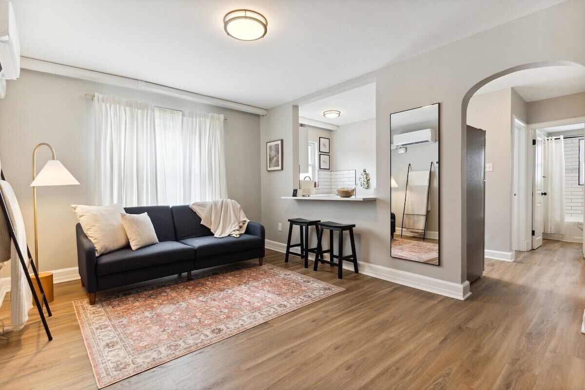 Astonishing Alexandria Apartment