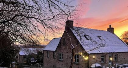 Orchard House, Richmond with hot tub, games room & parking