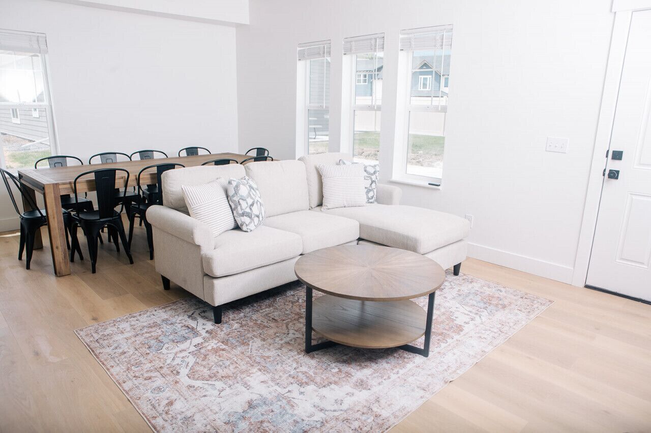 Kodiak Bay w/ Theater Room and Hot Tub!