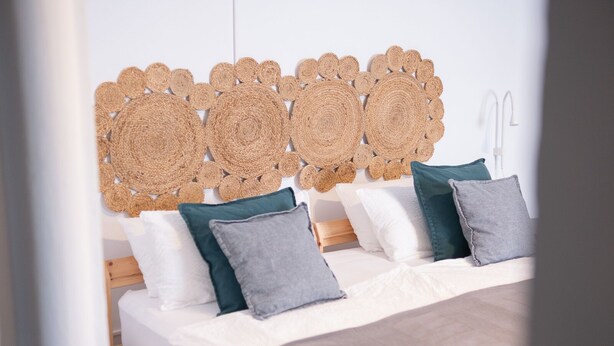 Superior Double Room | Desk, laptop workspace, WiFi (free), individually decorated - Casa De Océano (Tarifa)