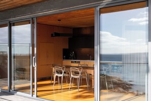 Outdoor dining - The Edge - an architecturally designed home with breathtaking views (Binalong Bay)