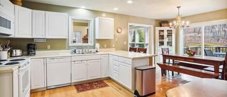 Fridge, microwave, dishwasher, coffee/tea maker