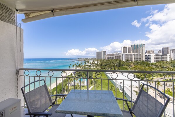 Property grounds - Waikiki shore - Spectacular ocean views studio unit w/ nearby parking (Honolulu)