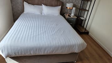 House | 2 bedrooms, iron/ironing board, free WiFi, bed sheets