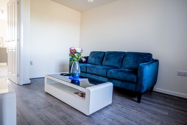 House | Living area | TV - 2-bed House With Canal View, Garden & Petsok (Salford)