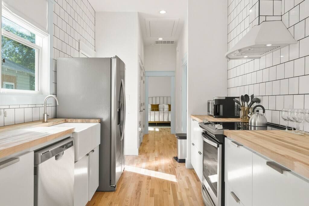 The Shotgun House on 10th - Close to Everything