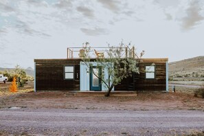 Exterior - New! Moonlight Ridge-Shipping Container Home (Alpine)