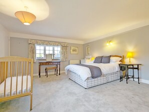 5 bedrooms, iron/ironing board, travel cot, free WiFi