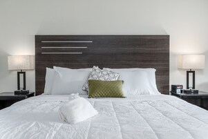 Elite Single Room | 1 bedroom, blackout drapes, iron/ironing board, free WiFi