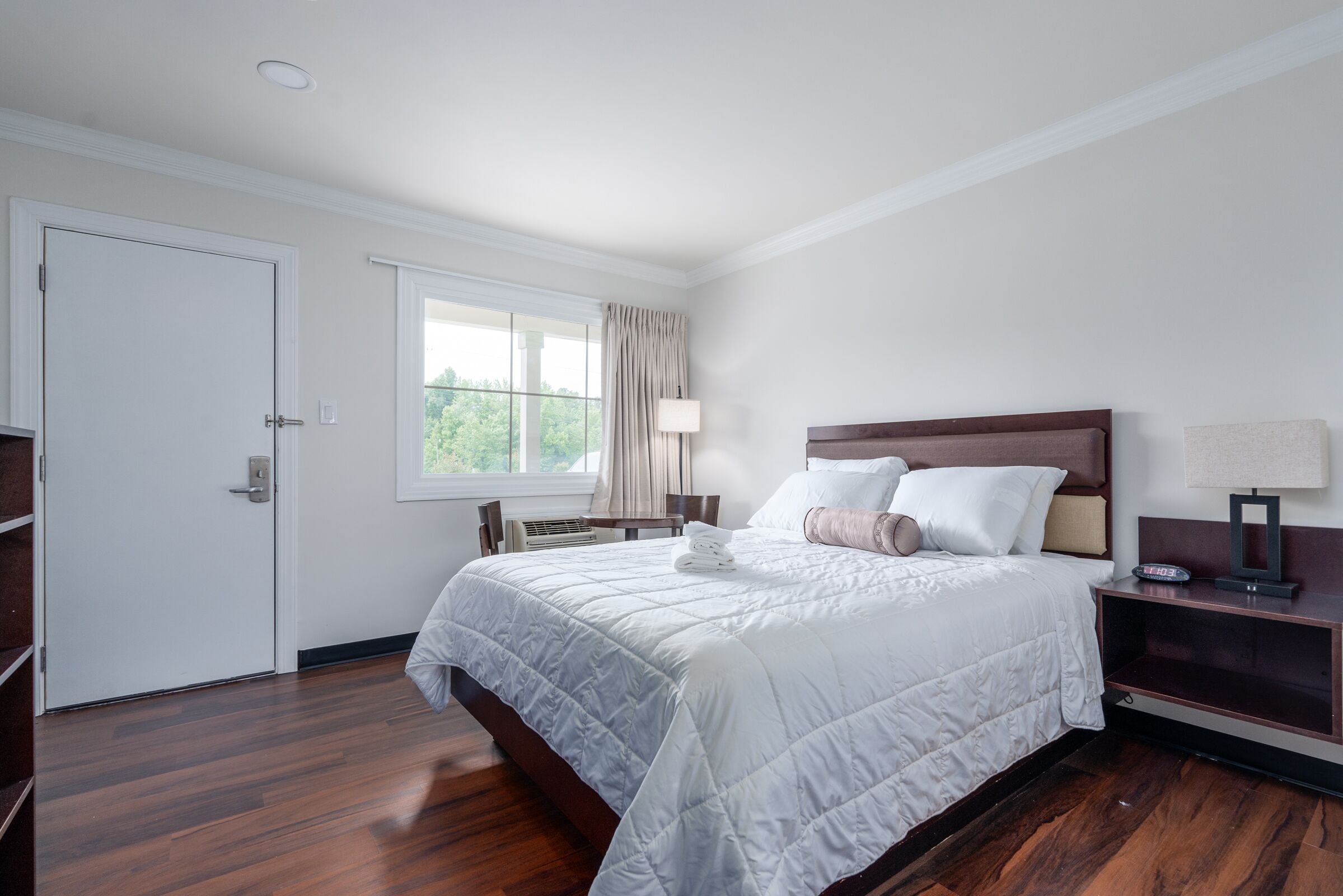 經典單人房, 1 張加大雙人床, 非吸煙房, 地面 | 遮光窗簾/窗簾、熨斗/熨衫板、免費 Wi-Fi、床單