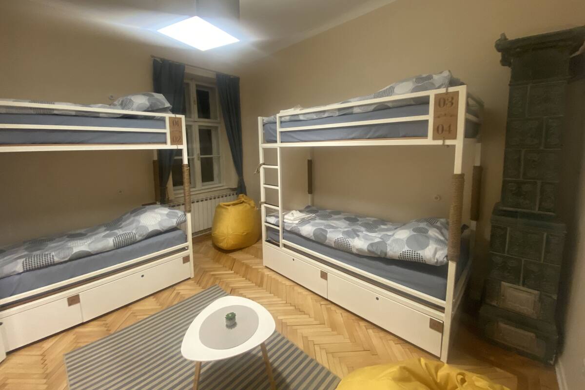 標準共用宿舍 | 書桌、手提電腦工作空間、遮光窗簾/窗簾、熨斗/熨衫板