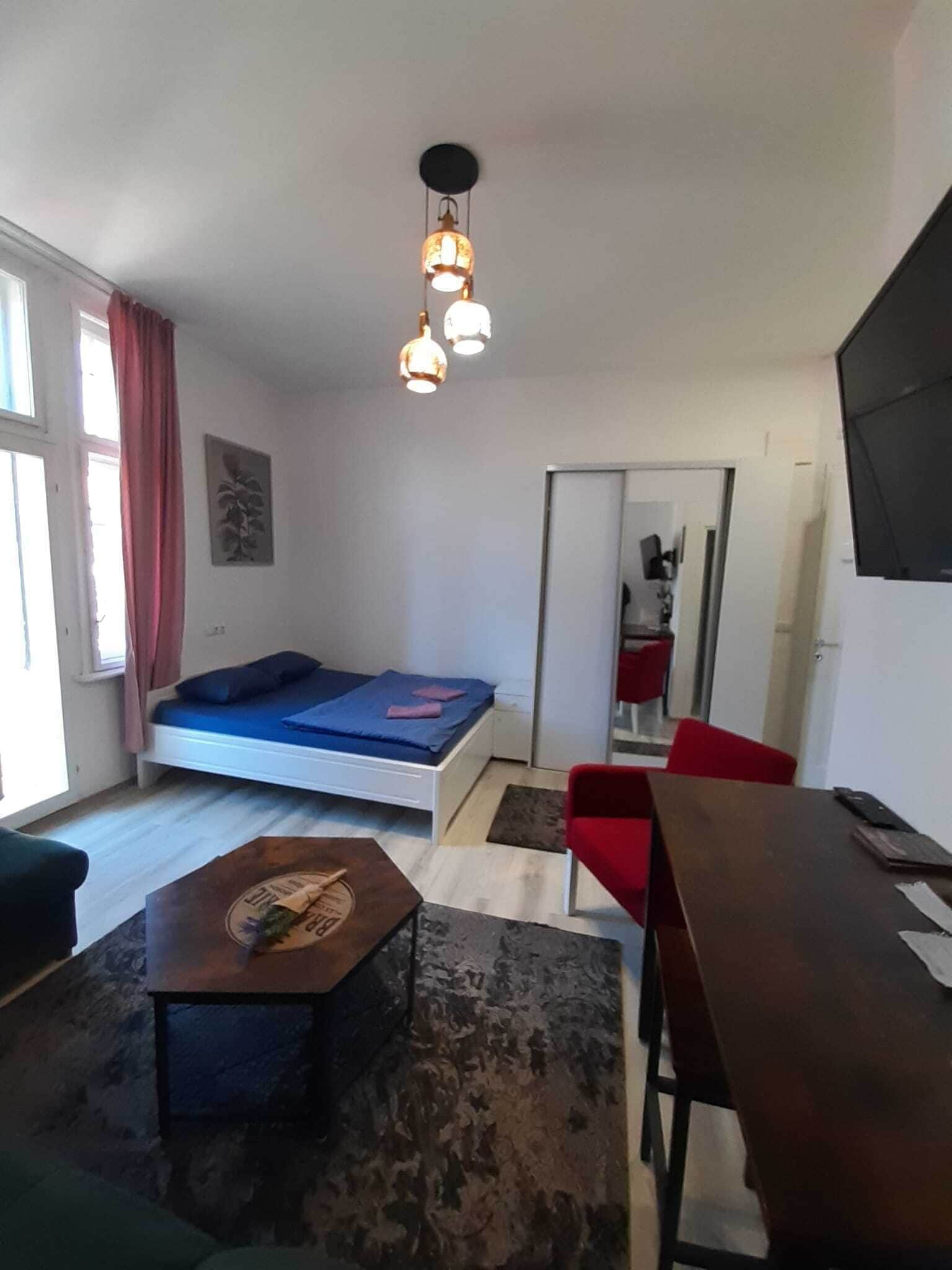 Suite monolocale Classic | Con stile personalizzato, con arredamento individuale, una scrivania
