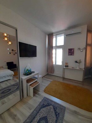 Classic Studio Suite | Living area - FG Boutique Hostel (Sarajevo)