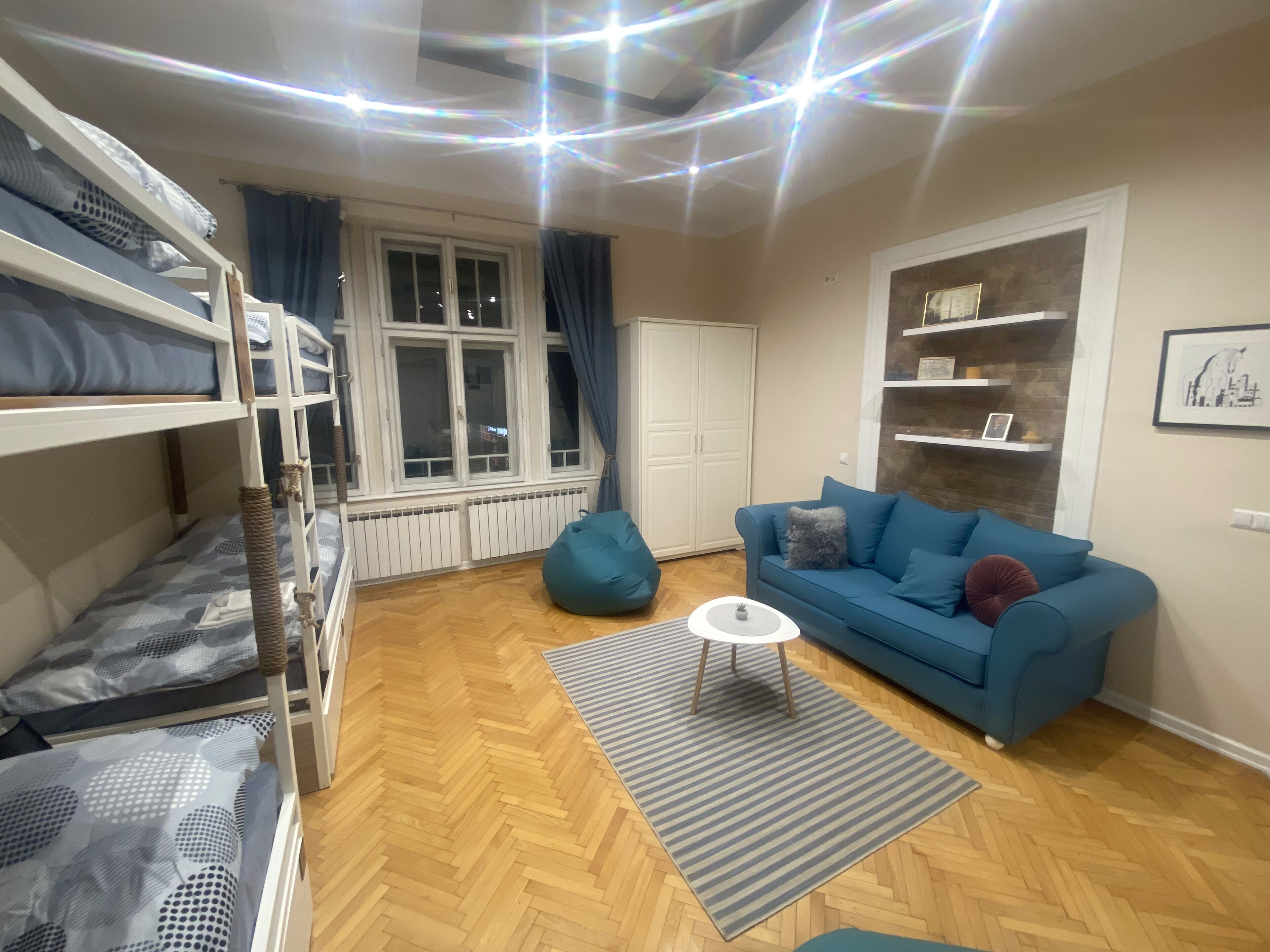 標準共用宿舍 | 手提電腦工作空間、遮光窗簾/窗簾、熨斗/熨衫板、免費 Wi-Fi