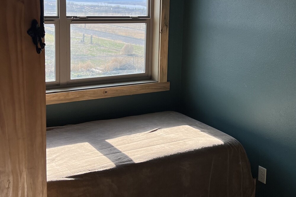 Nicest Executive Apartment in Umatilla-New