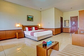 Desk, laptop workspace, free WiFi, bed sheets