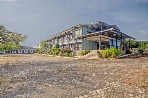 Hotel O Sarbini