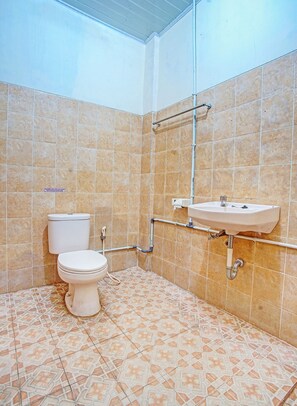 Shower, towels, soap, shampoo