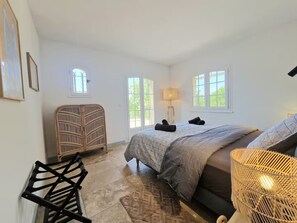 4 bedrooms, iron/ironing board, travel cot, free WiFi