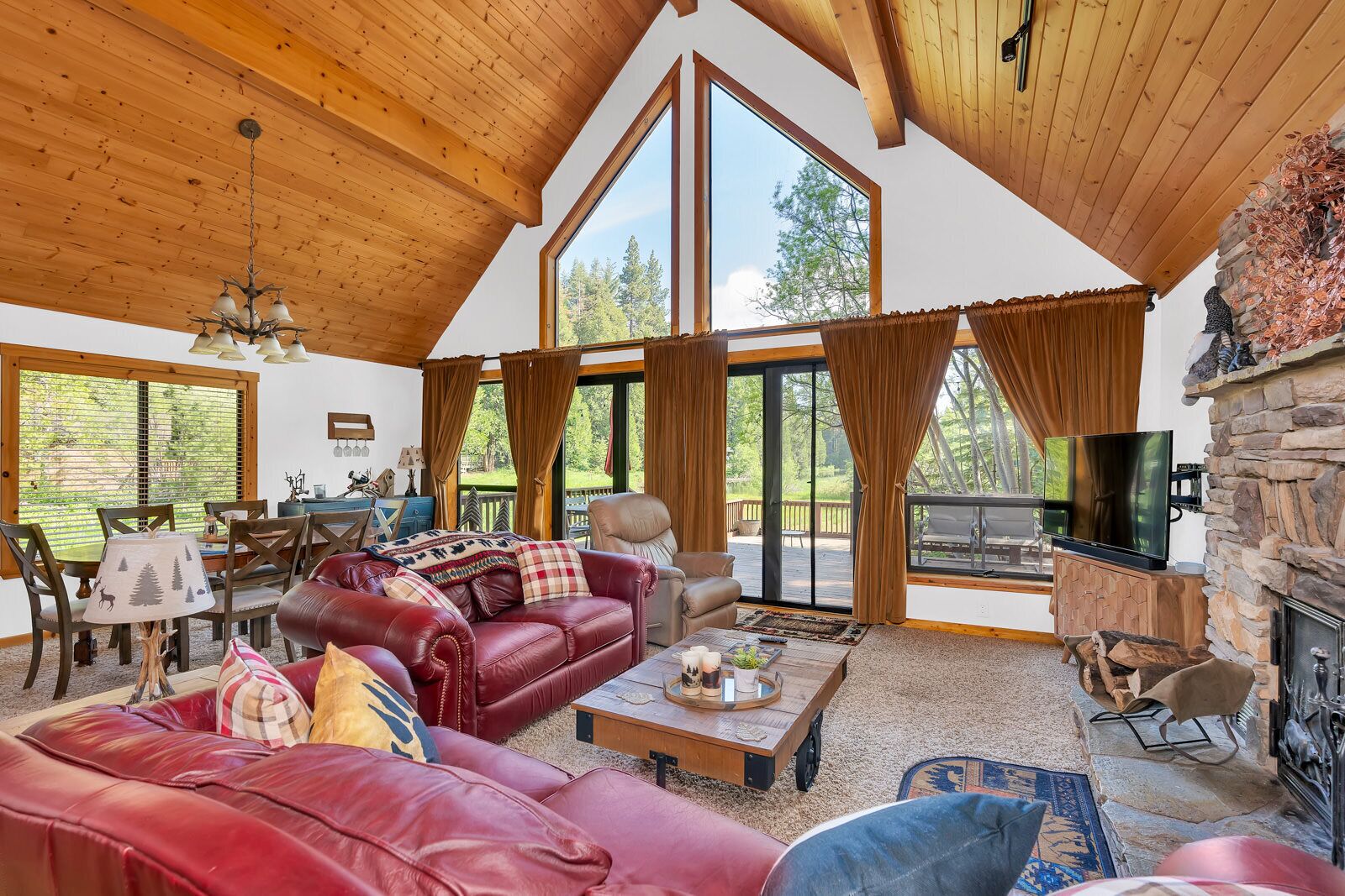 The Pond Cabin | Near Shaver Lake & Town Center!