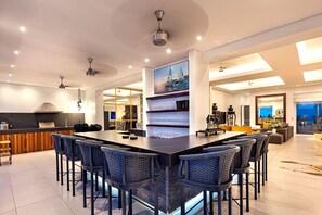 Bar (en la propiedad)