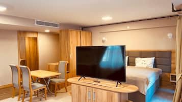 Luxury Studio Suite | Free WiFi