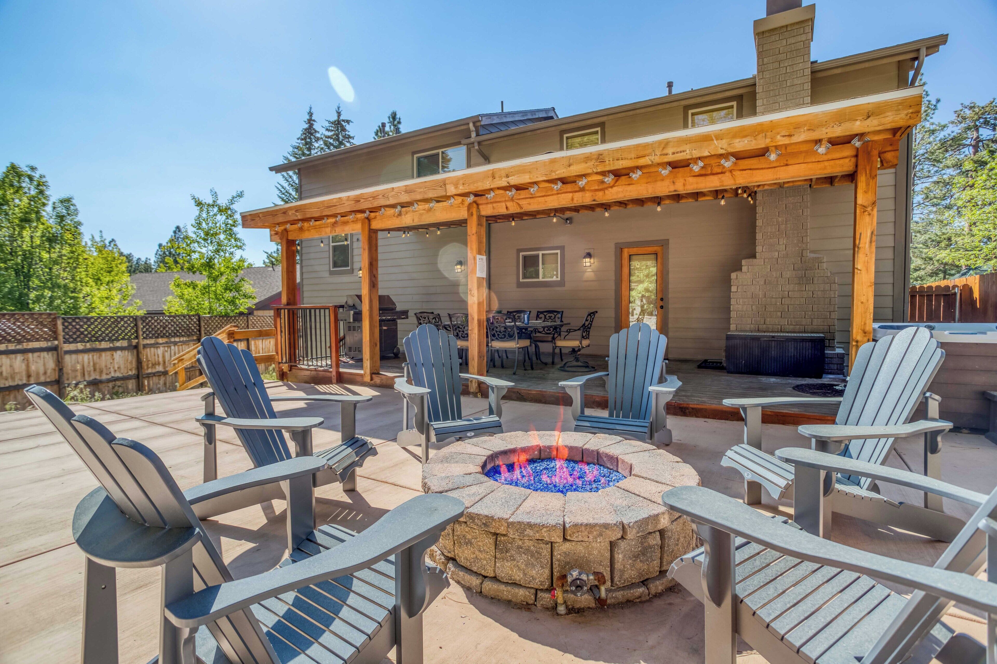 Beautiful manor with king suite, gas fire pit, private hot tub, and more!