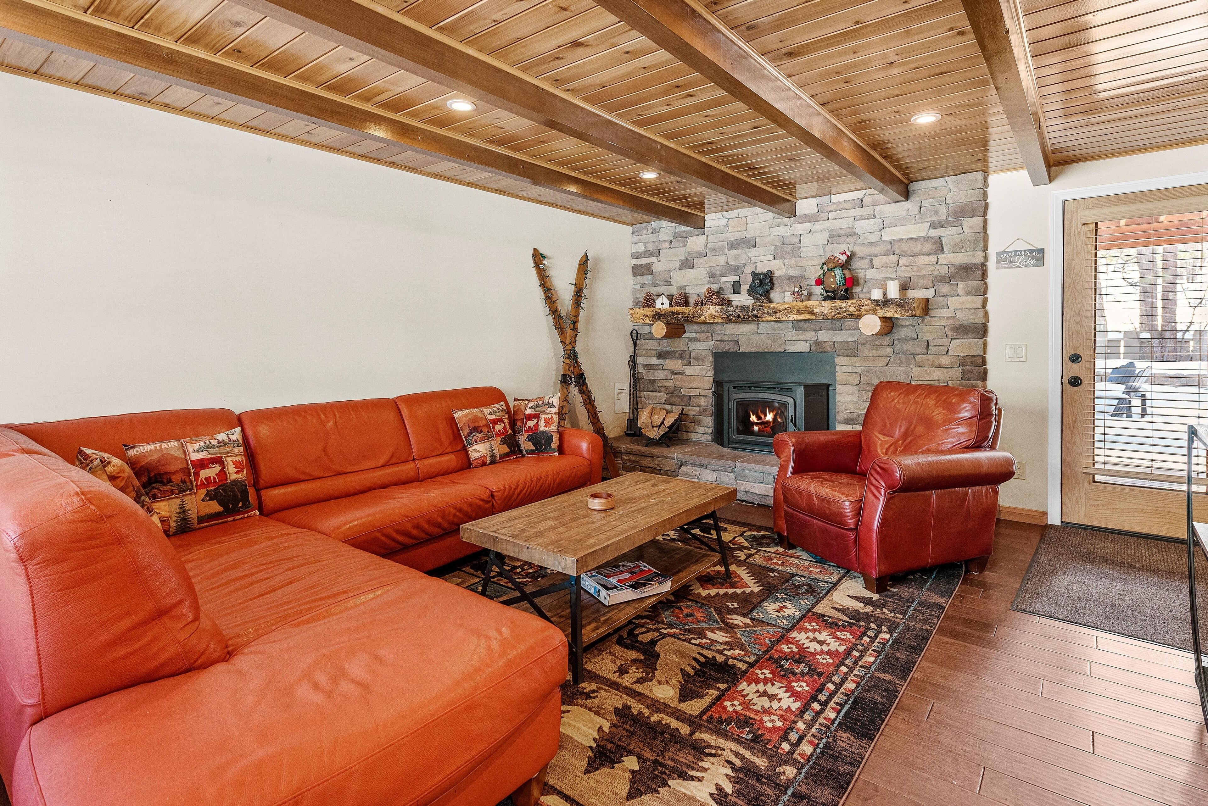 Beautiful manor with king suite, gas fire pit, private hot tub, and more!