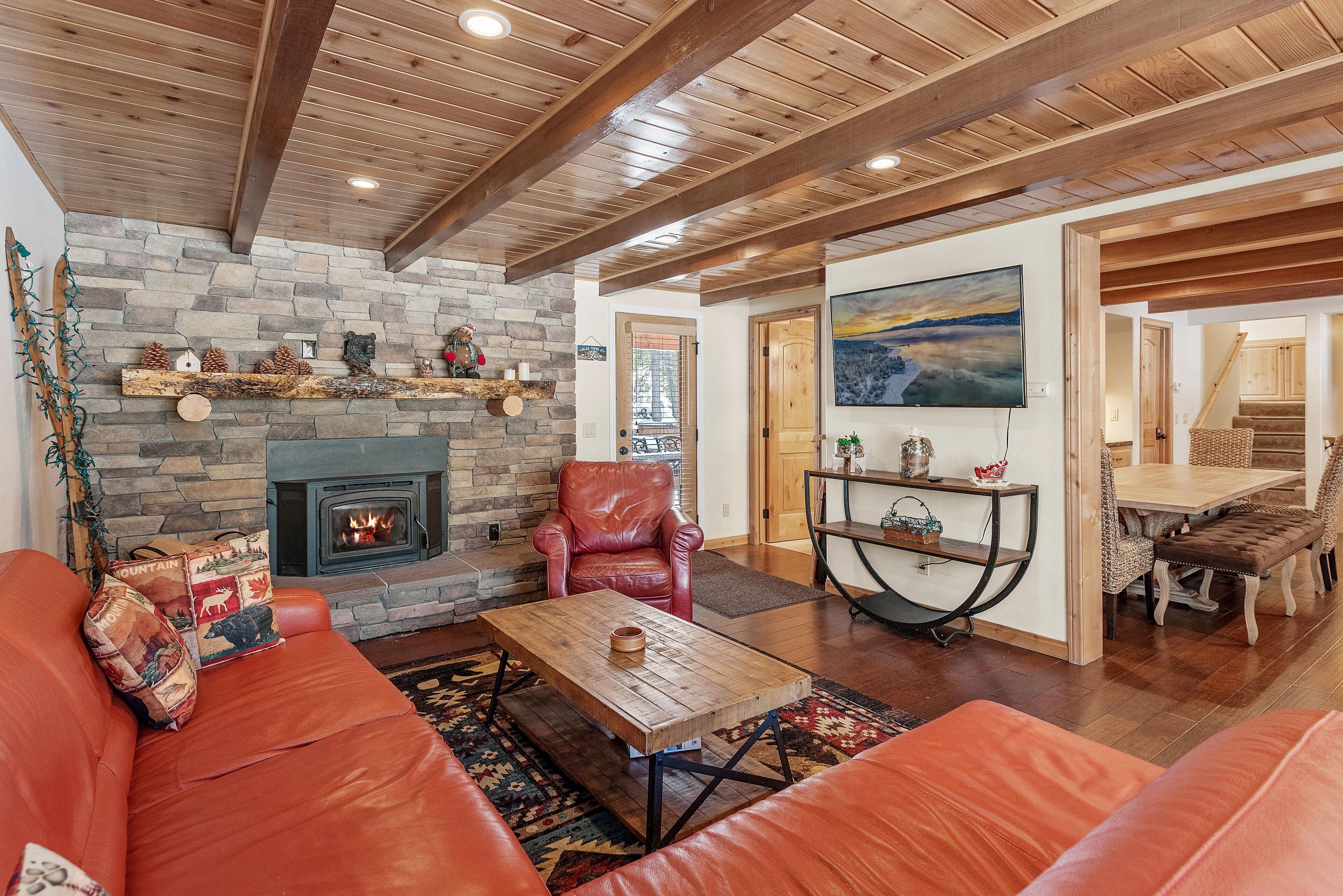 Beautiful manor with king suite, gas fire pit, private hot tub, and more!