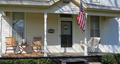 Wi-Fi avail at this Beautiful 1896 Farmhouse, rural setting. Tranquil location.