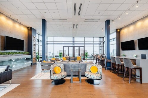 2B/2BA Distinguished Apartment, Rooftop Pool & Gym